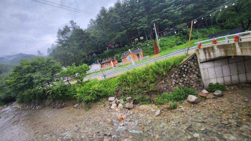 Hongcheon Gongjaksan Recreational Forest Pension Экстерьер фото