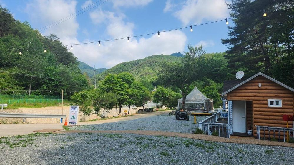 Hongcheon Gongjaksan Recreational Forest Pension Экстерьер фото